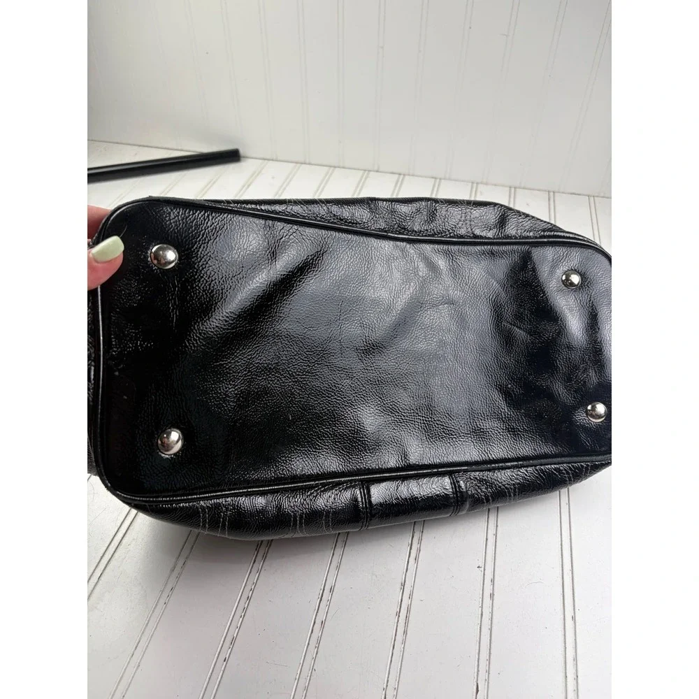 Coach Vintage Y2K Black Patent Leather Signature C Kisslock Shoulder Bag Purse